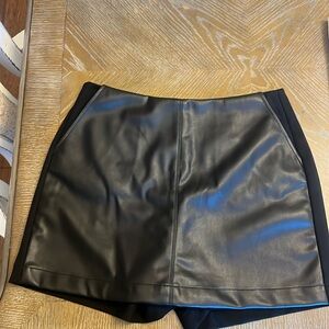 Cabi vegan leather skort size 8